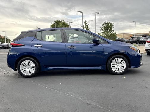2025 Nissan Leaf S