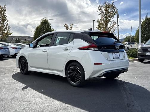 2025 Nissan Leaf SV PLUS