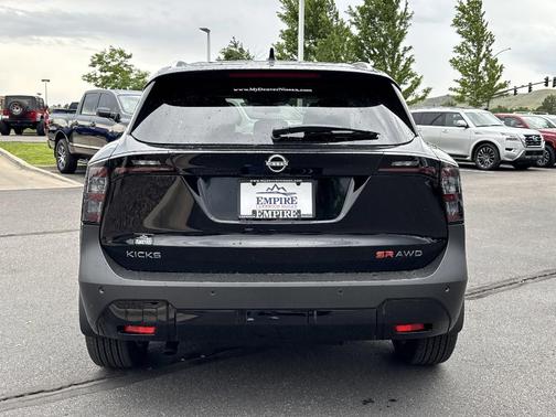 2025 Nissan Kicks SR
