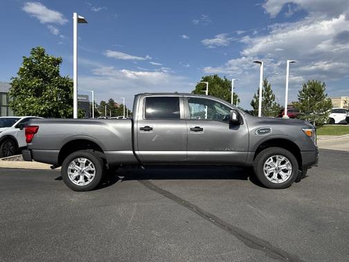 2024 Nissan Titan XD SV