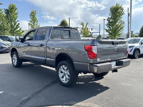 2024 Nissan Titan XD SV