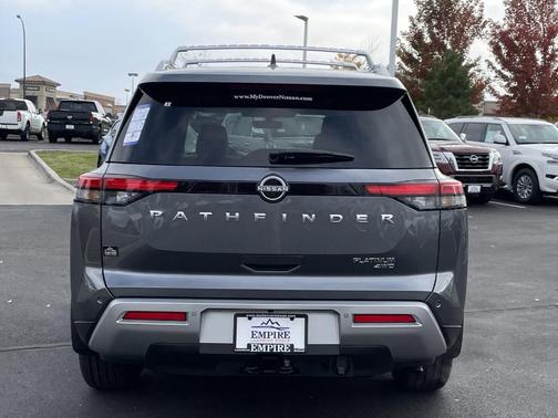 2025 Nissan Pathfinder Platinum