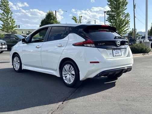 2022 Nissan Leaf S