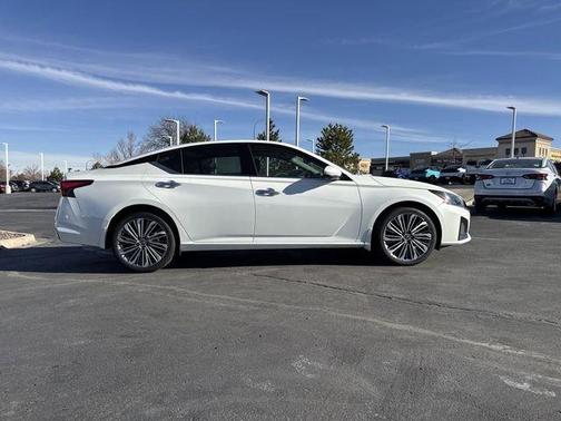 2023 Nissan Altima 2.5 SL