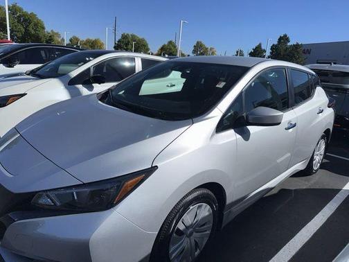 2025 Nissan Leaf S