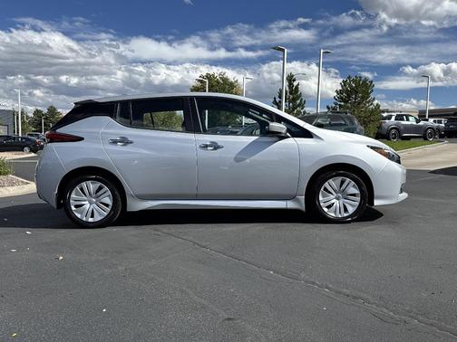 2025 Nissan Leaf S