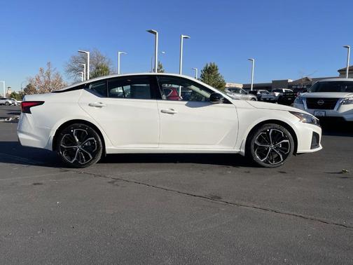 2025 Nissan Altima SR