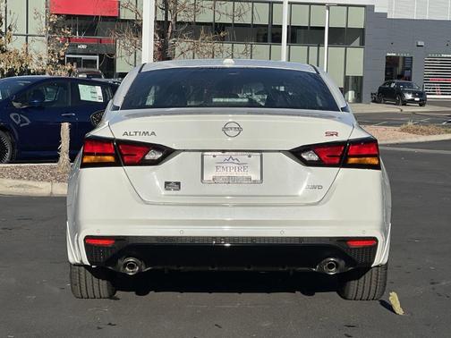 2025 Nissan Altima SR