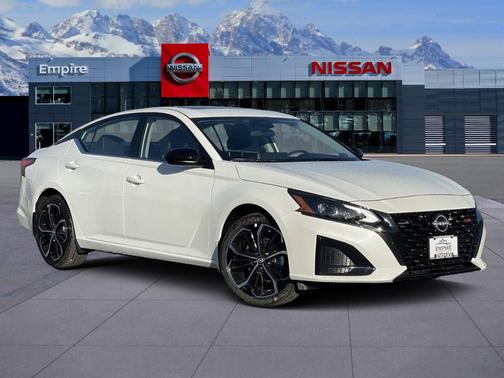 2025 Nissan Altima SR