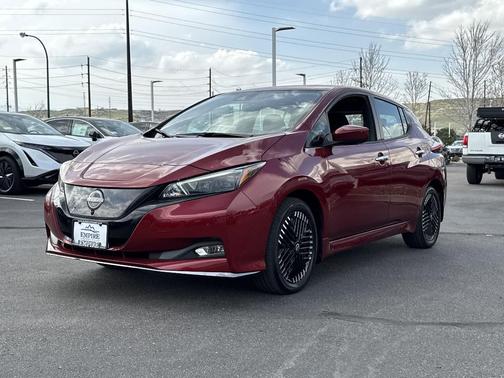 2024 Nissan Leaf SV PLUS