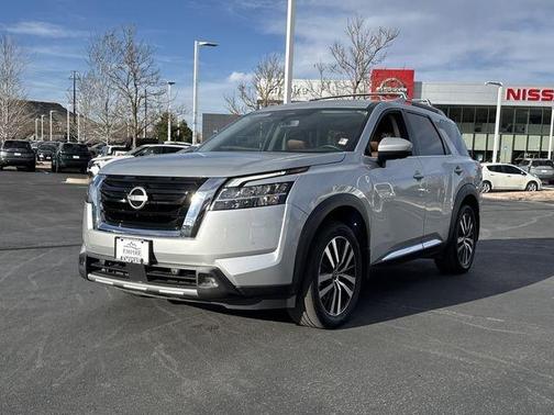 2023 Nissan Pathfinder Platinum