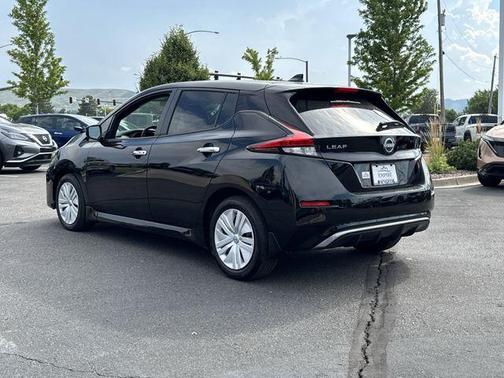 2025 Nissan Leaf S