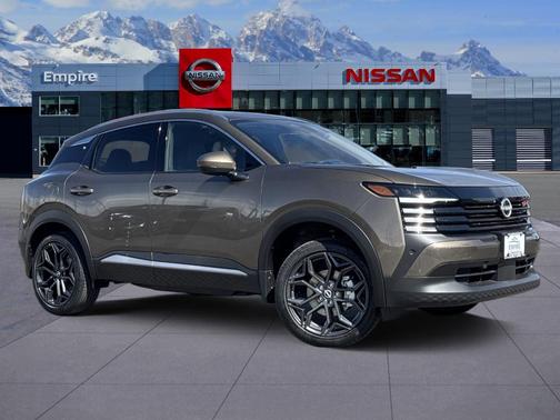 2025 Nissan Kicks SR