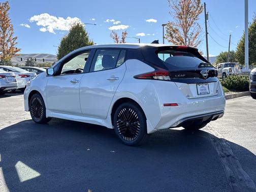 2025 Nissan Leaf SV PLUS