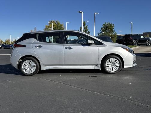 2025 Nissan Leaf S