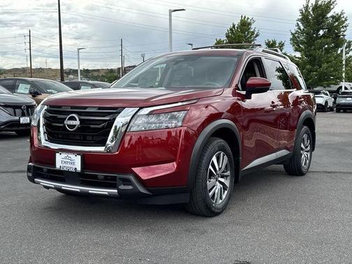 2025 Nissan Pathfinder SL