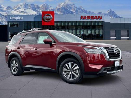 2025 Nissan Pathfinder SL