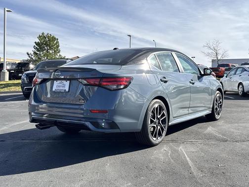 2025 Nissan Sentra SR