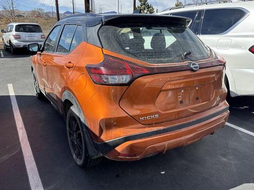 2022 Nissan Kicks SR