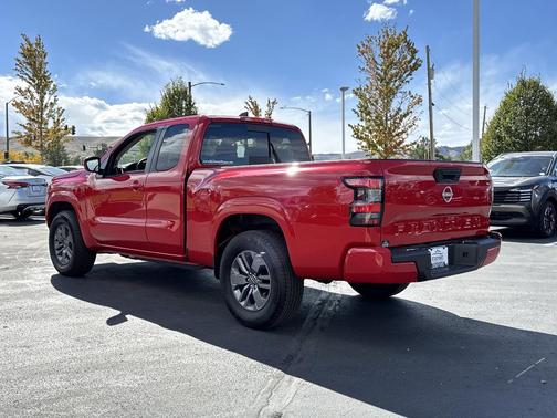 2025 Nissan Frontier SV