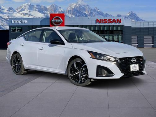 2025 Nissan Altima SR