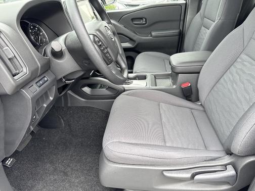 2025 Nissan Frontier S