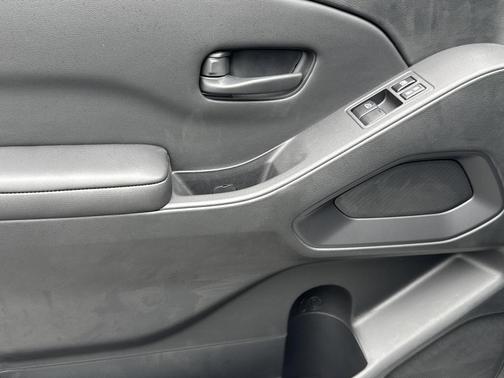 2025 Nissan Frontier S