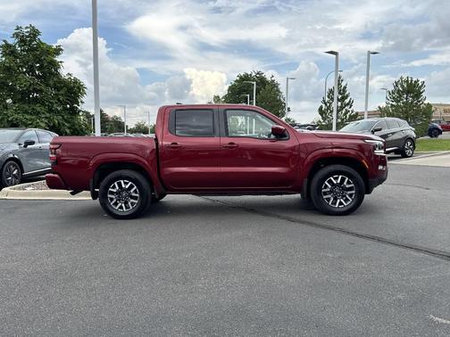 2024 Nissan Frontier SL