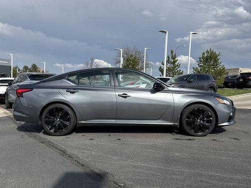 2022 Nissan Altima 2.5 SR