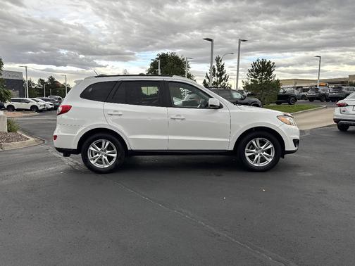 2011 Hyundai SANTA FE SE