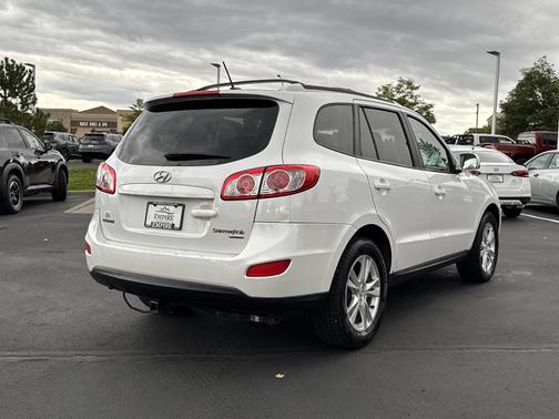 2011 Hyundai SANTA FE SE