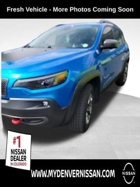Hydro Blue Pearlcoat 2019 Jeep Cherokee Trailhawk