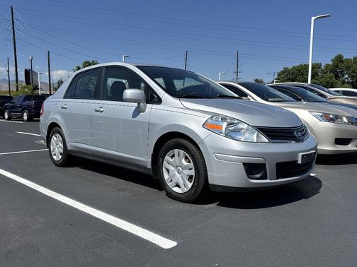 2011 Nissan Versa 1.8 S
