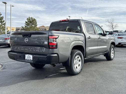 2022 Nissan Frontier S