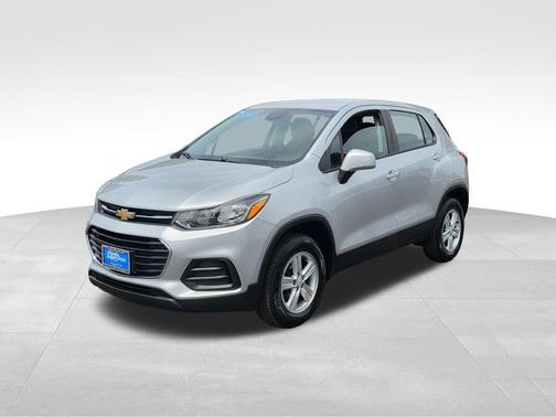 Silver Ice Metallic 2018 Chevrolet Trax LS