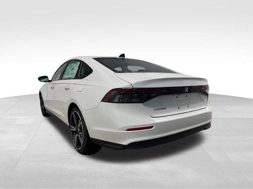 Platinum White Pearl 2026 Honda Accord SE