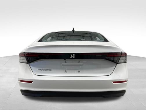 Platinum White Pearl 2026 Honda Accord SE