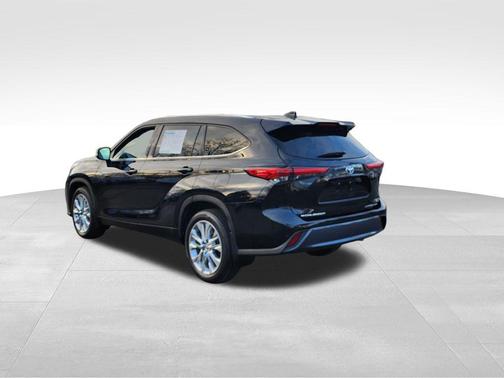 Midnight Black Metallic 2020 Toyota Highlander Limited