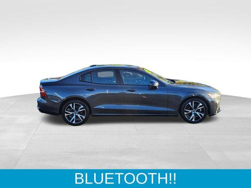 2024 Volvo S60 B5 Core Dark Theme