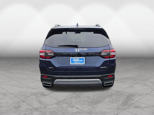 Obsidian Blue Pearl 2025 Honda Pilot Touring 8-Passenger