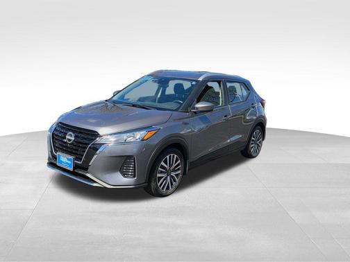 Gun Metallic 2024 Nissan Kicks SV