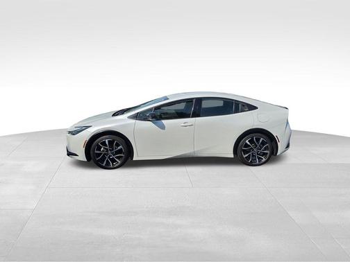 Pearl 2023 Toyota Prius Prime XSE