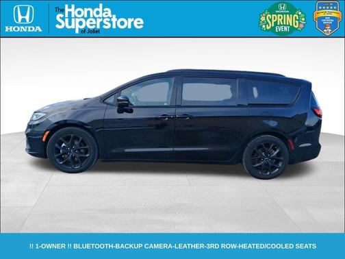 Diamond Black Crystal Pearlcoat 2025 Chrysler Pacifica Limited