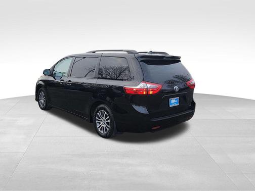 2020 Toyota Sienna XLE Premium