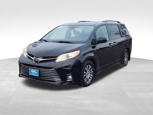 2020 Toyota Sienna XLE Premium