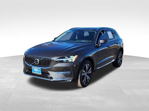 2023 Volvo XC60 B5 Plus Bright Theme