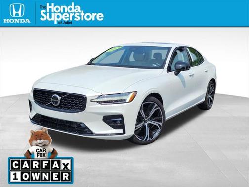 2024 Volvo S60 B5 Plus Dark Theme