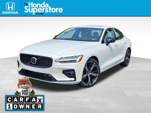 2024 Volvo S60 B5 Plus Dark Theme