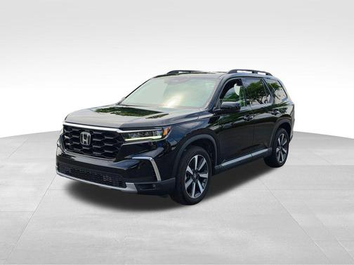 Crystal Black Pearl 2025 Honda Pilot Touring 8-Passenger