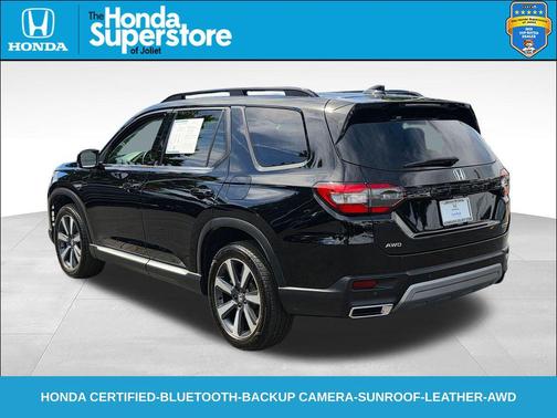 Crystal Black Pearl 2025 Honda Pilot Touring 8-Passenger
